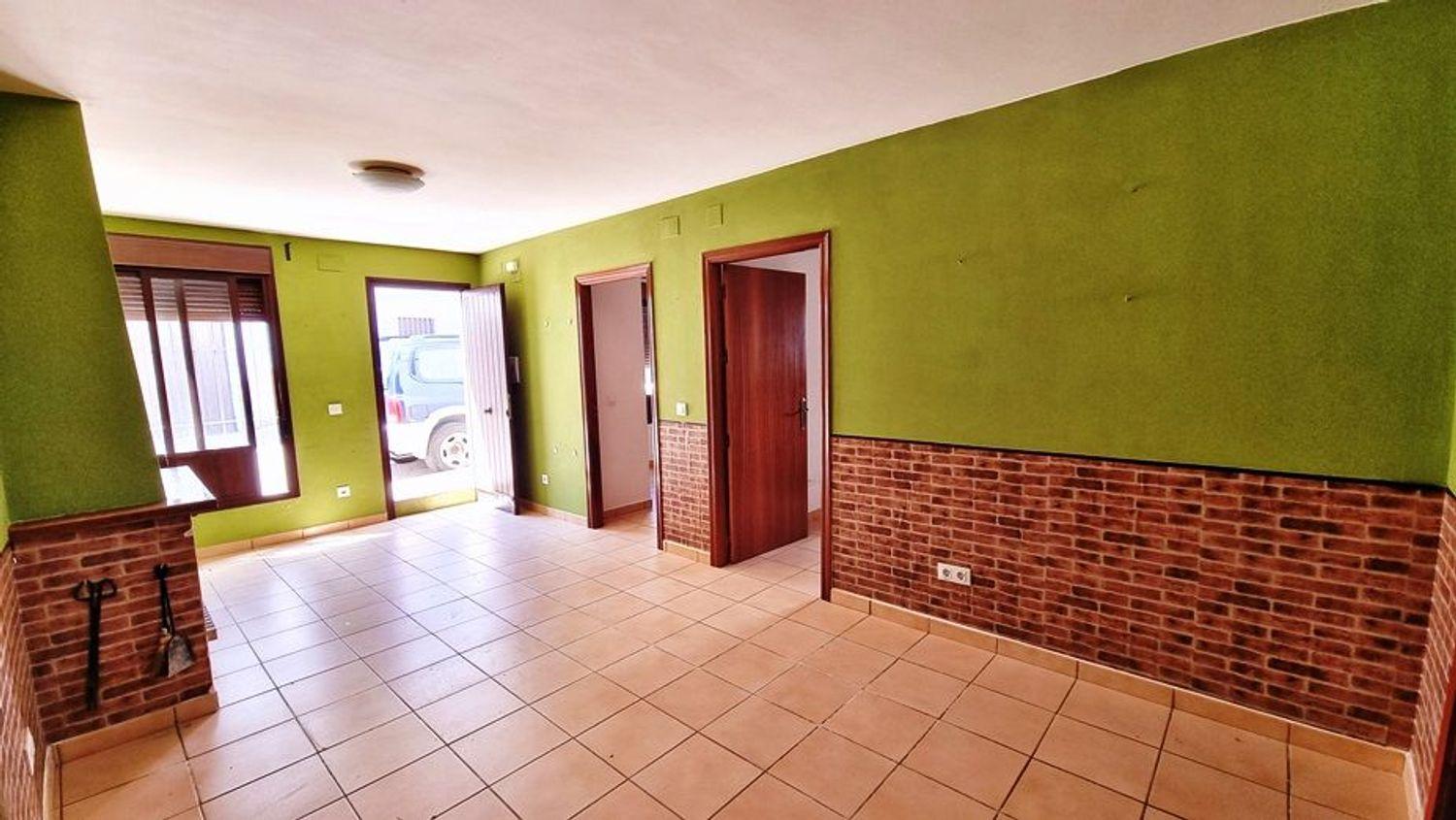 Flat for Sale in Valdelarco