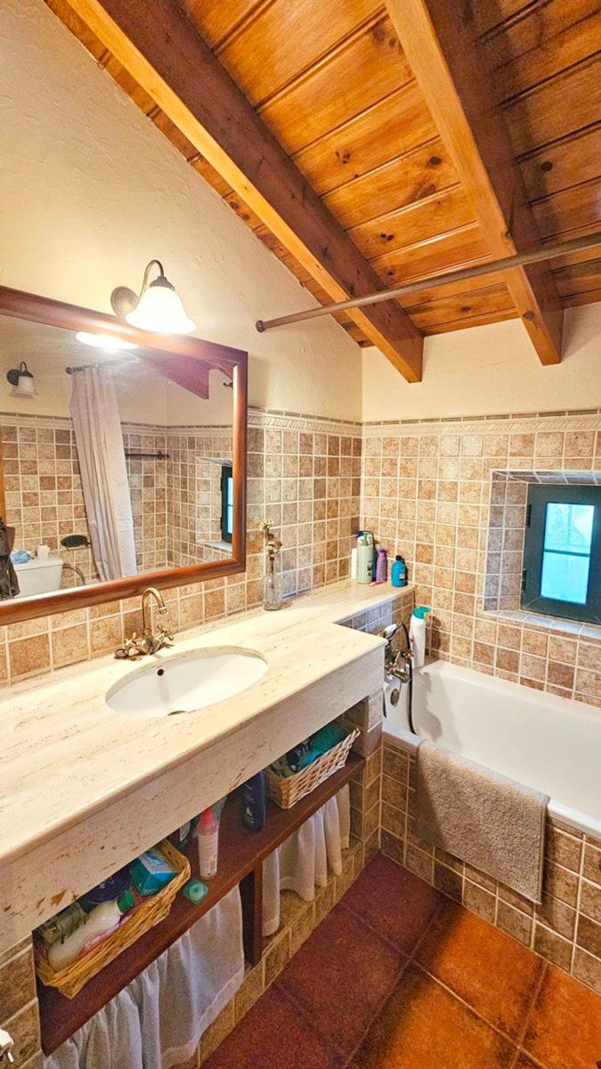 House for Sale in Santa Ana la Real