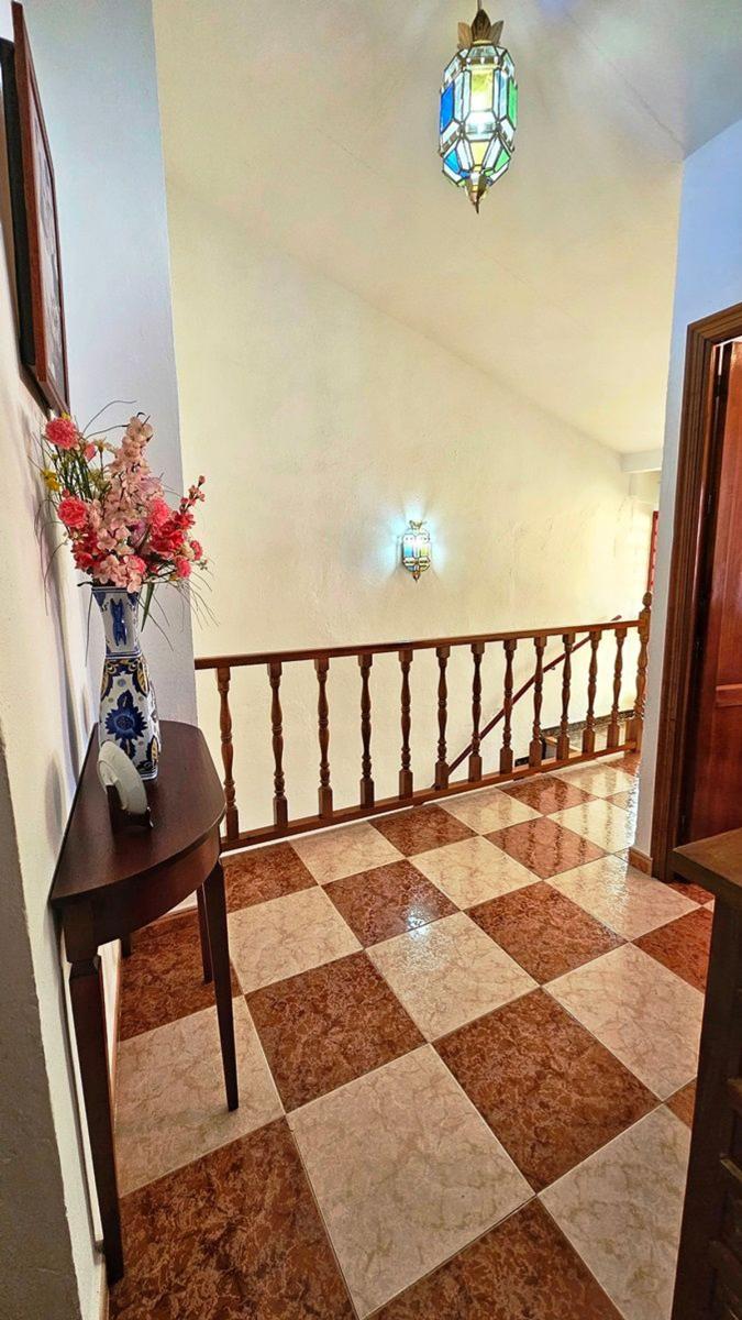 Villa for Sale in Linares de la Sierra