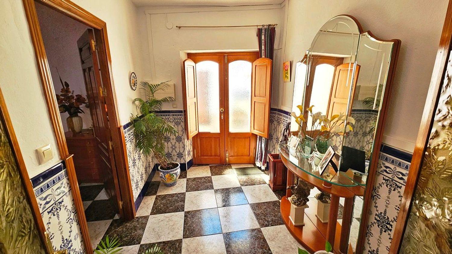 Villa for Sale in Linares de la Sierra