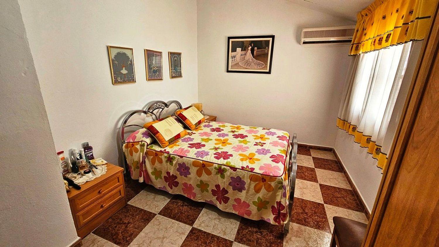Villa for Sale in Linares de la Sierra