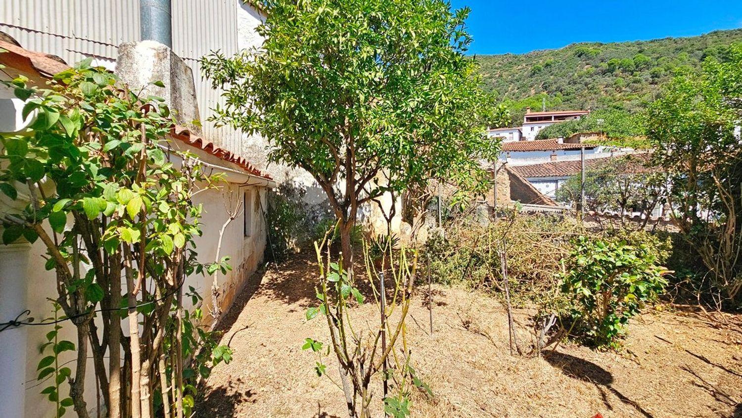 Villa for Sale in Linares de la Sierra