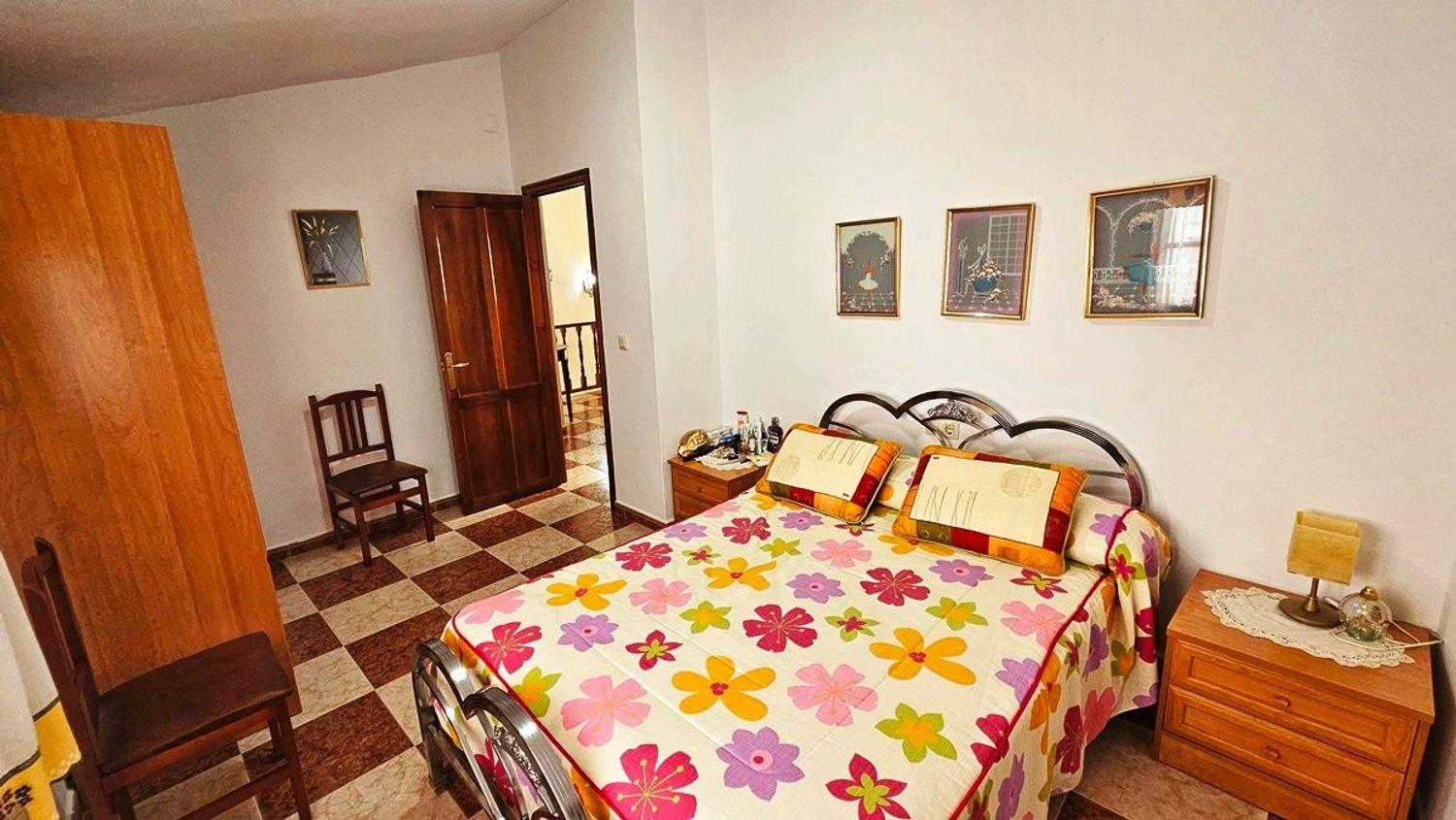 Villa for Sale in Linares de la Sierra