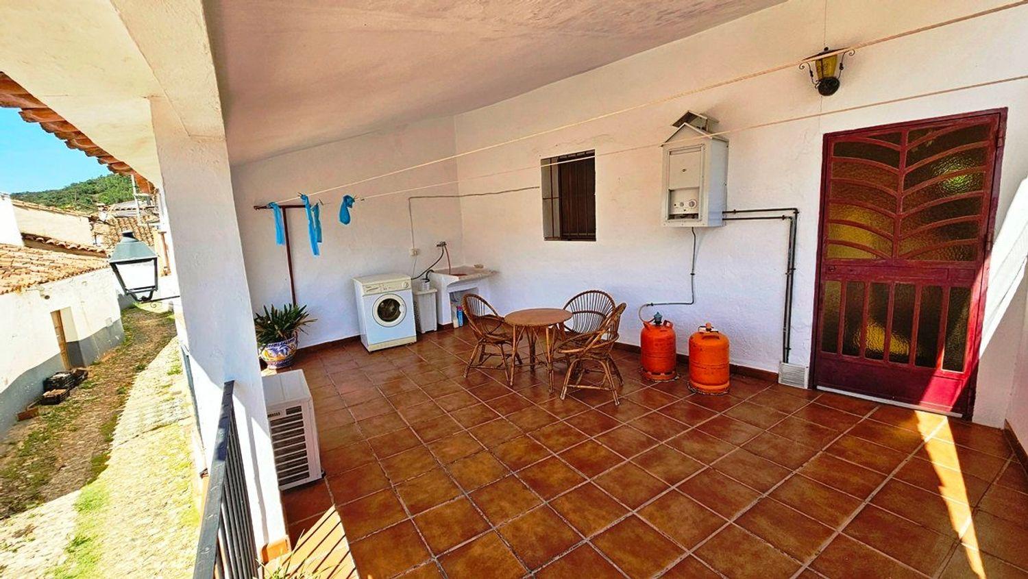 Villa for Sale in Linares de la Sierra