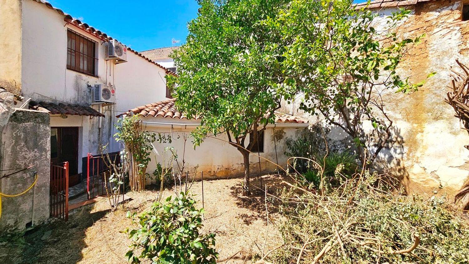 Villa for Sale in Linares de la Sierra