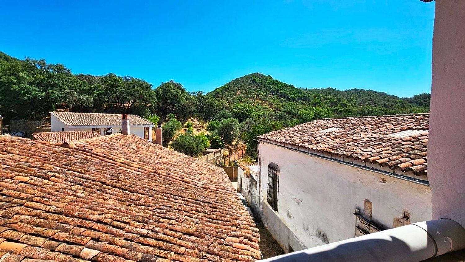 Villa for Sale in Linares de la Sierra