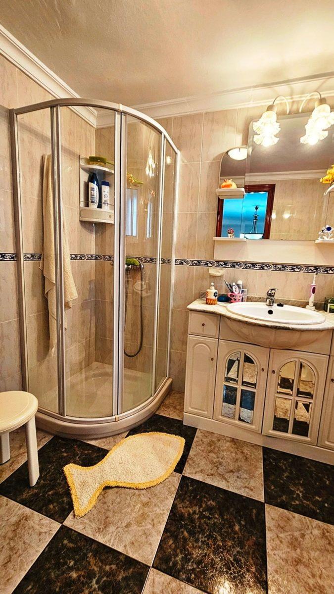 Villa for Sale in Linares de la Sierra