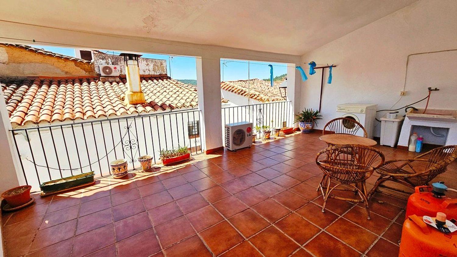 Villa for Sale in Linares de la Sierra