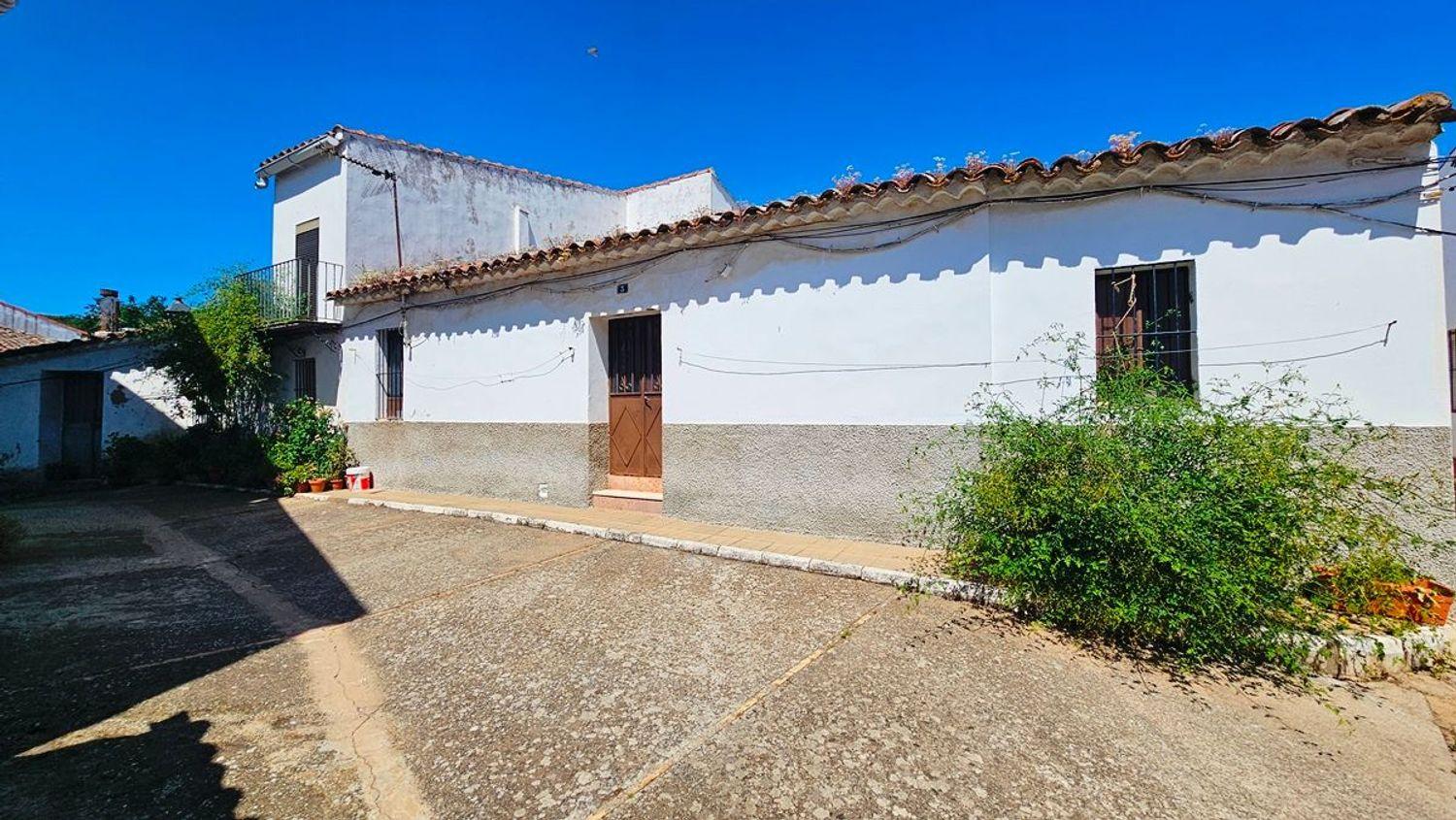 Villa for Sale in Corteconcepción