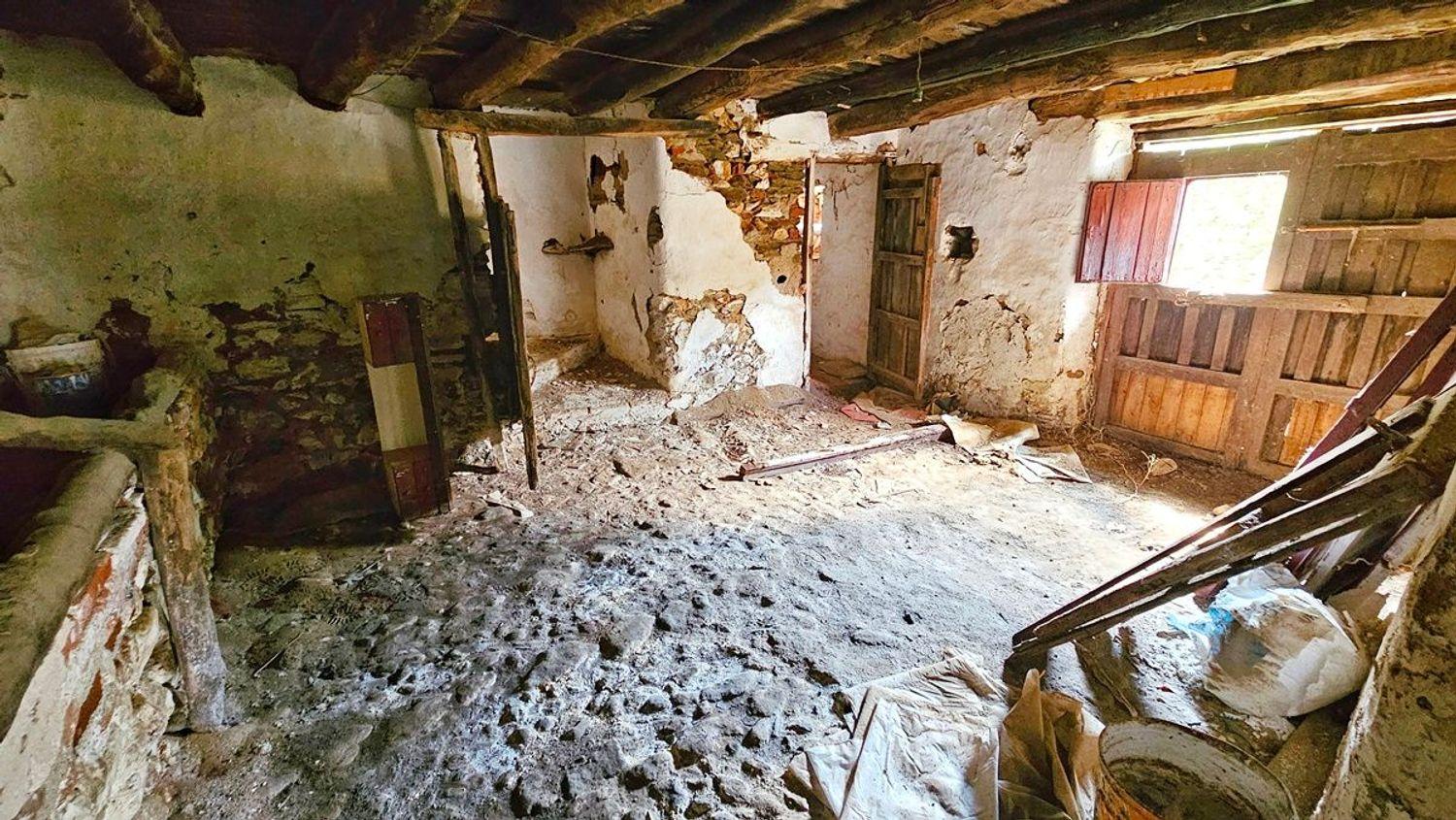 Villa for Sale in Alájar