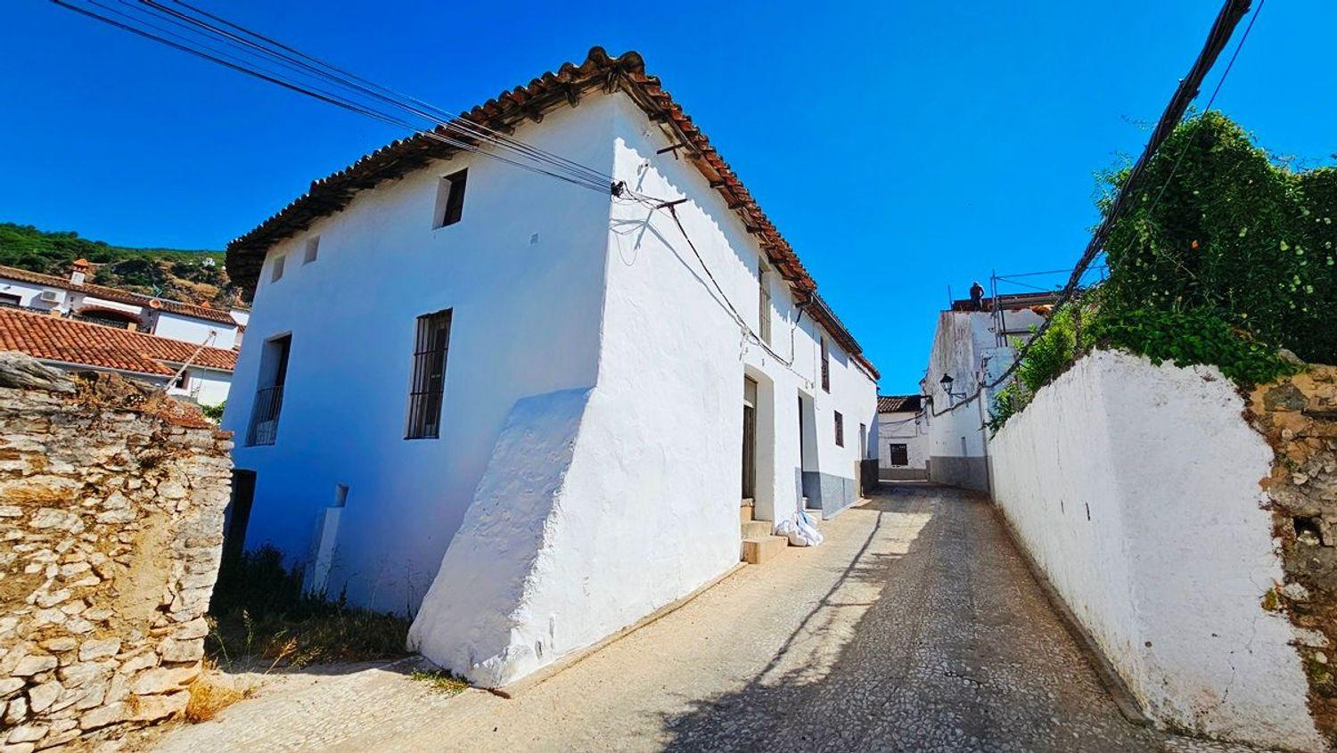 Villa for Sale in Alájar