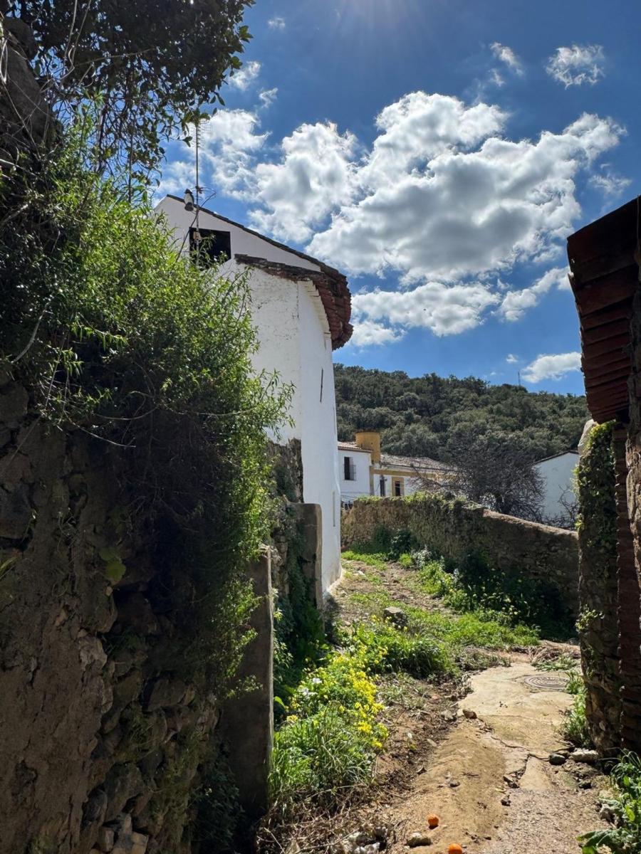 Villa for Sale in Alájar