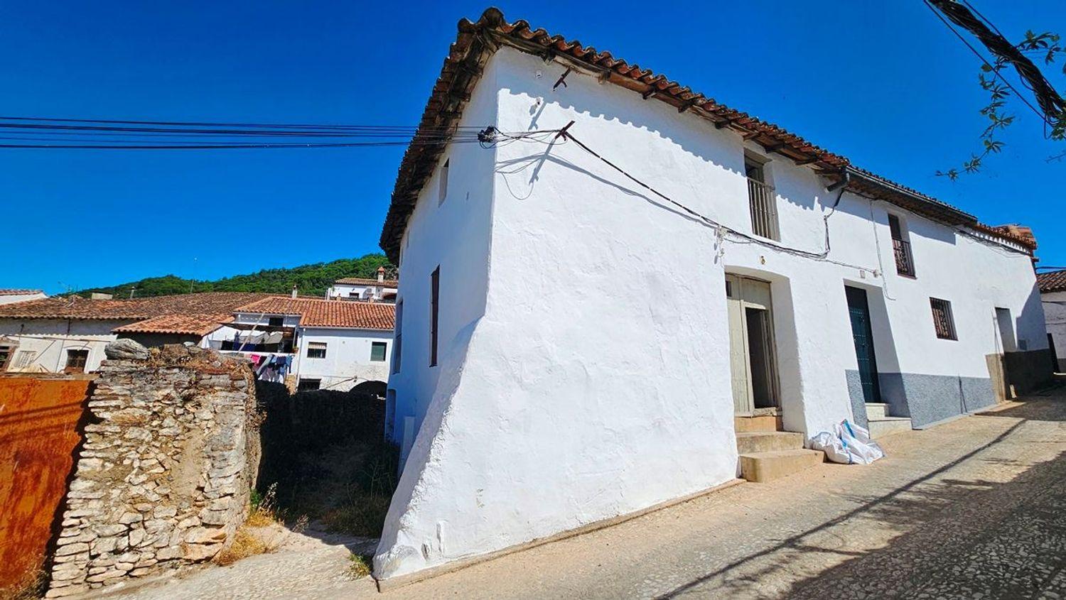 Villa for Sale in Alájar