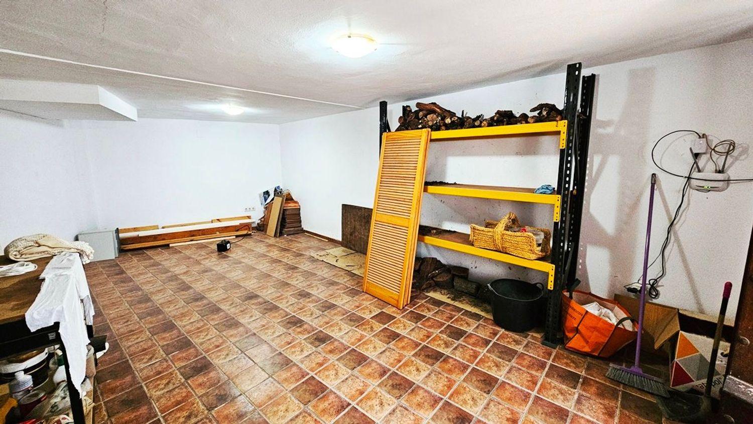Villa for Sale in Linares de la Sierra
