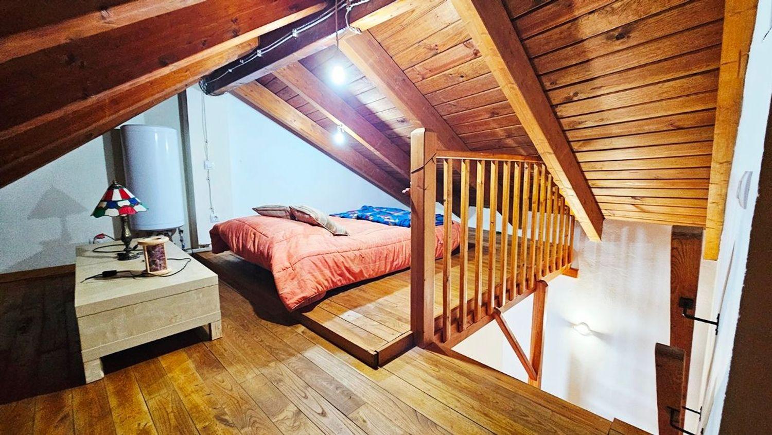 Villa for Sale in Linares de la Sierra
