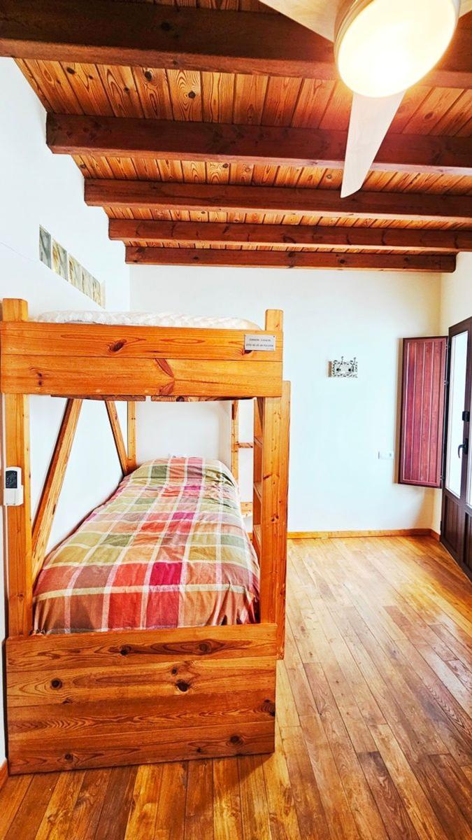 Villa for Sale in Linares de la Sierra