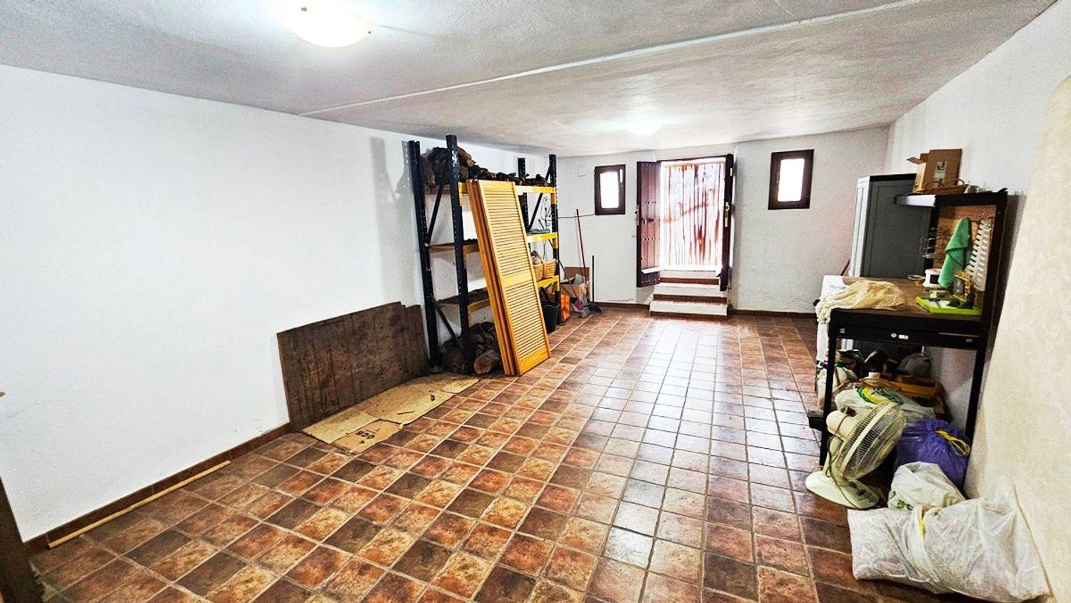 Villa for Sale in Linares de la Sierra