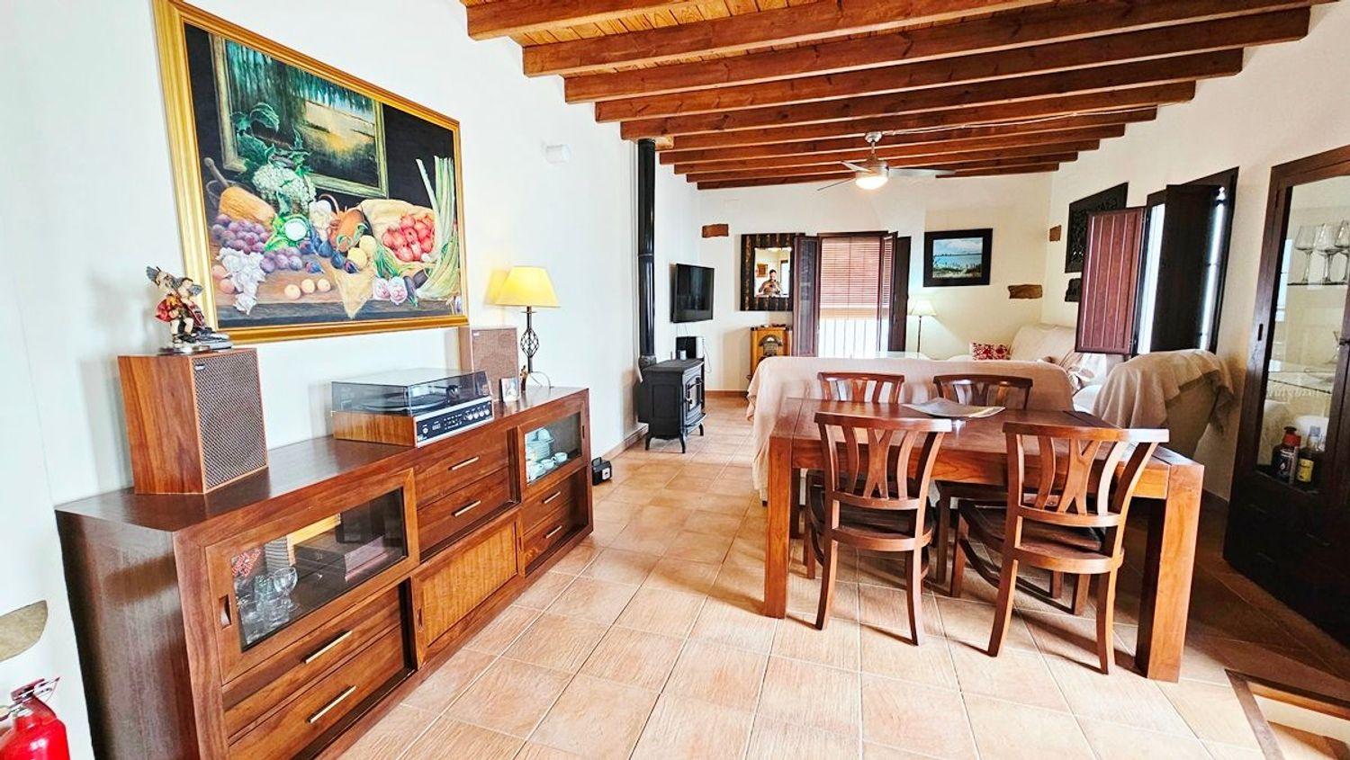 Villa for Sale in Linares de la Sierra