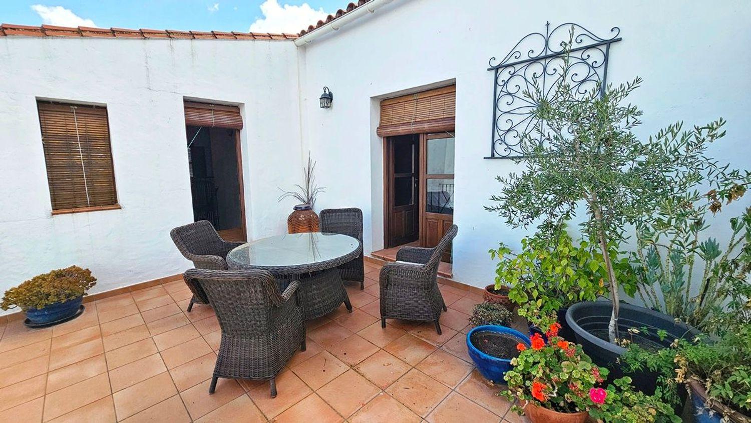 Villa for Sale in Zufre
