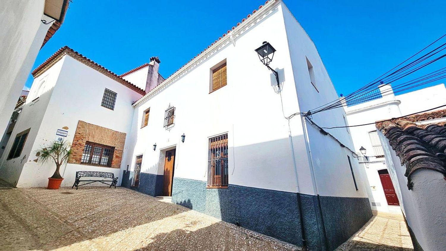 Villa for Sale in Zufre