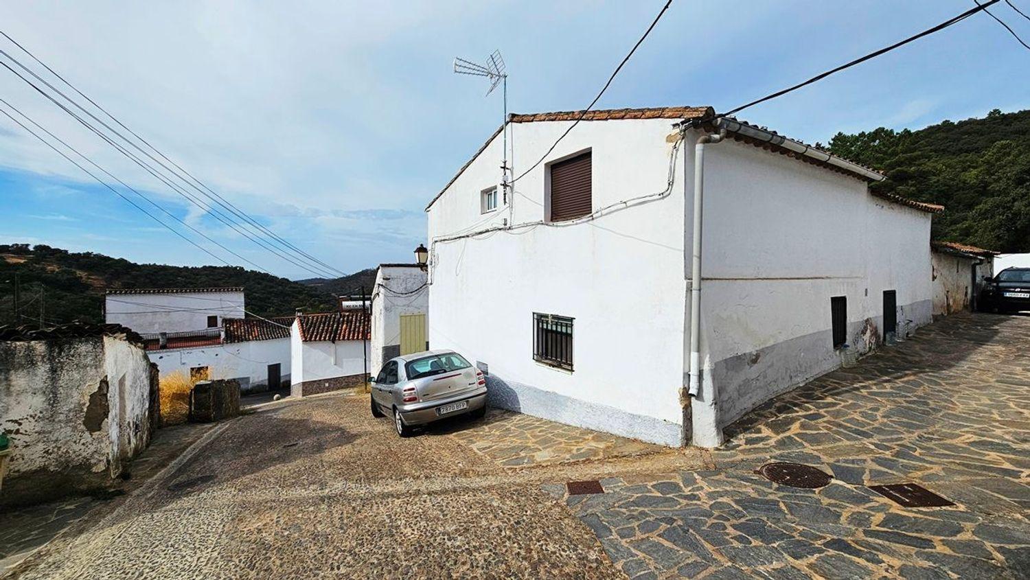 Villa for Sale in Almonaster la Real