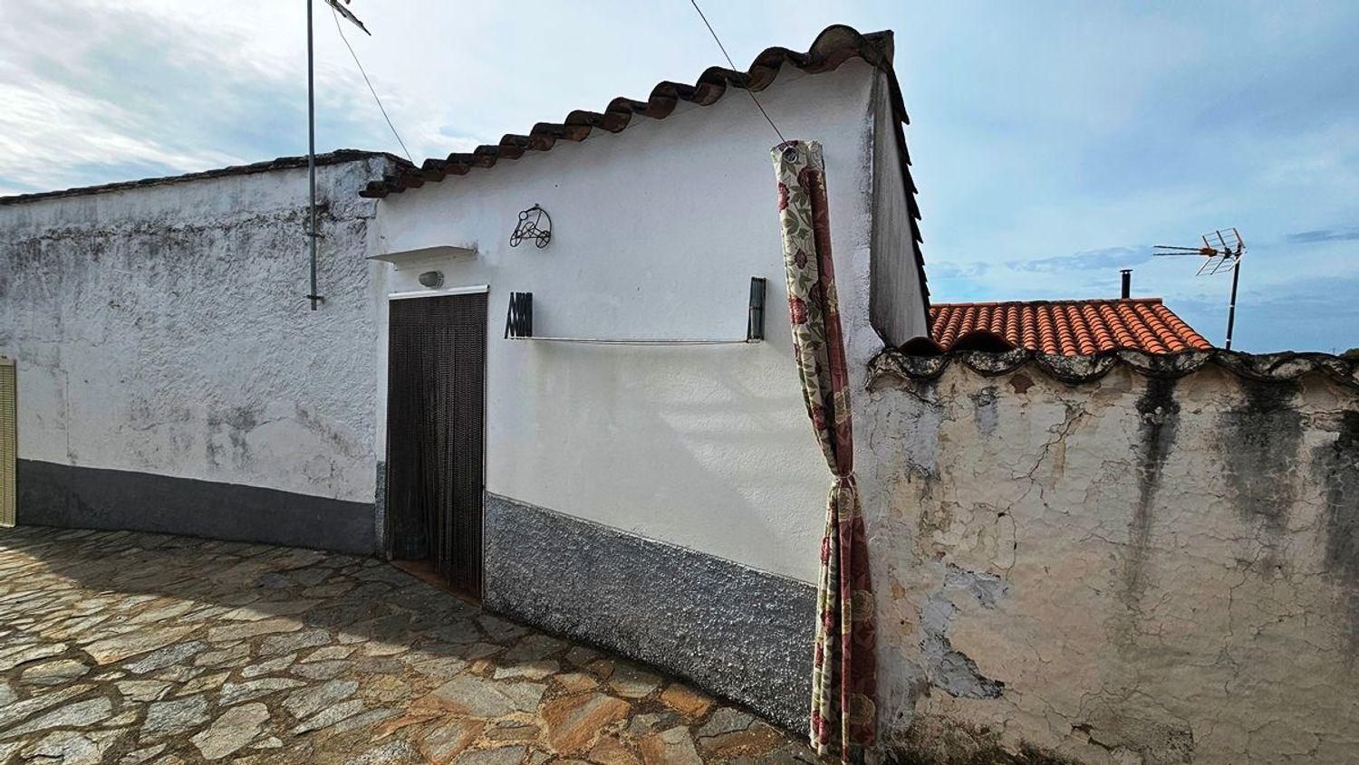 Villa for Sale in Almonaster la Real
