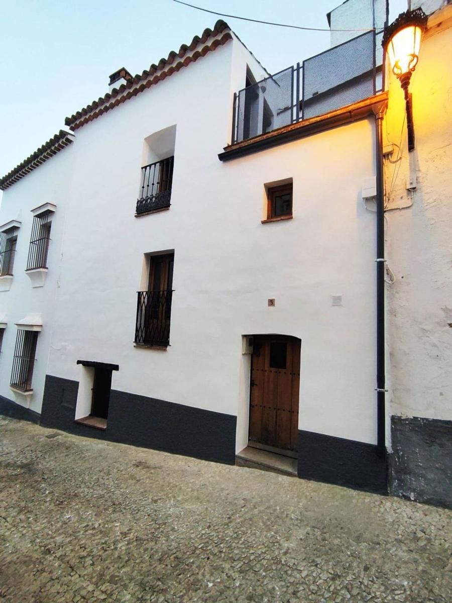 Villa for Sale in Almonaster la Real