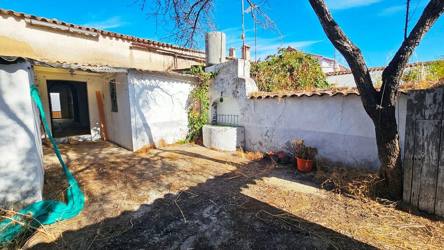 Villa for Sale in Campofrío