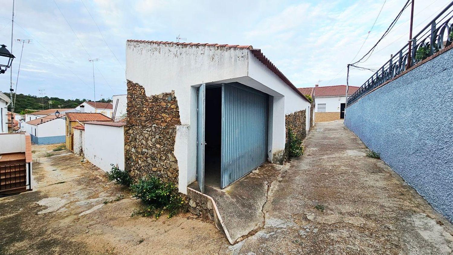Villa for Sale in Zalamea la Real