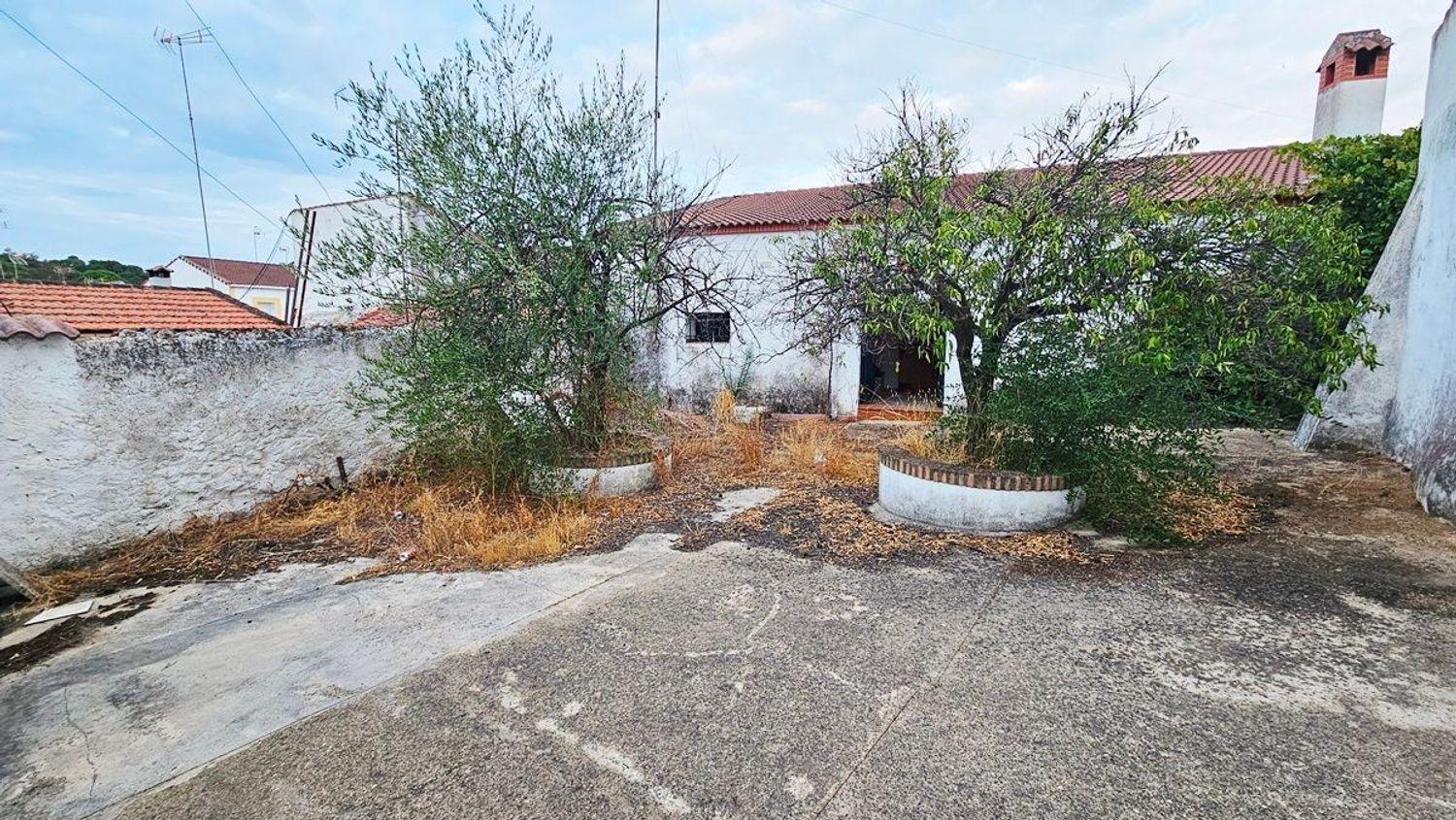 Villa for Sale in Zalamea la Real