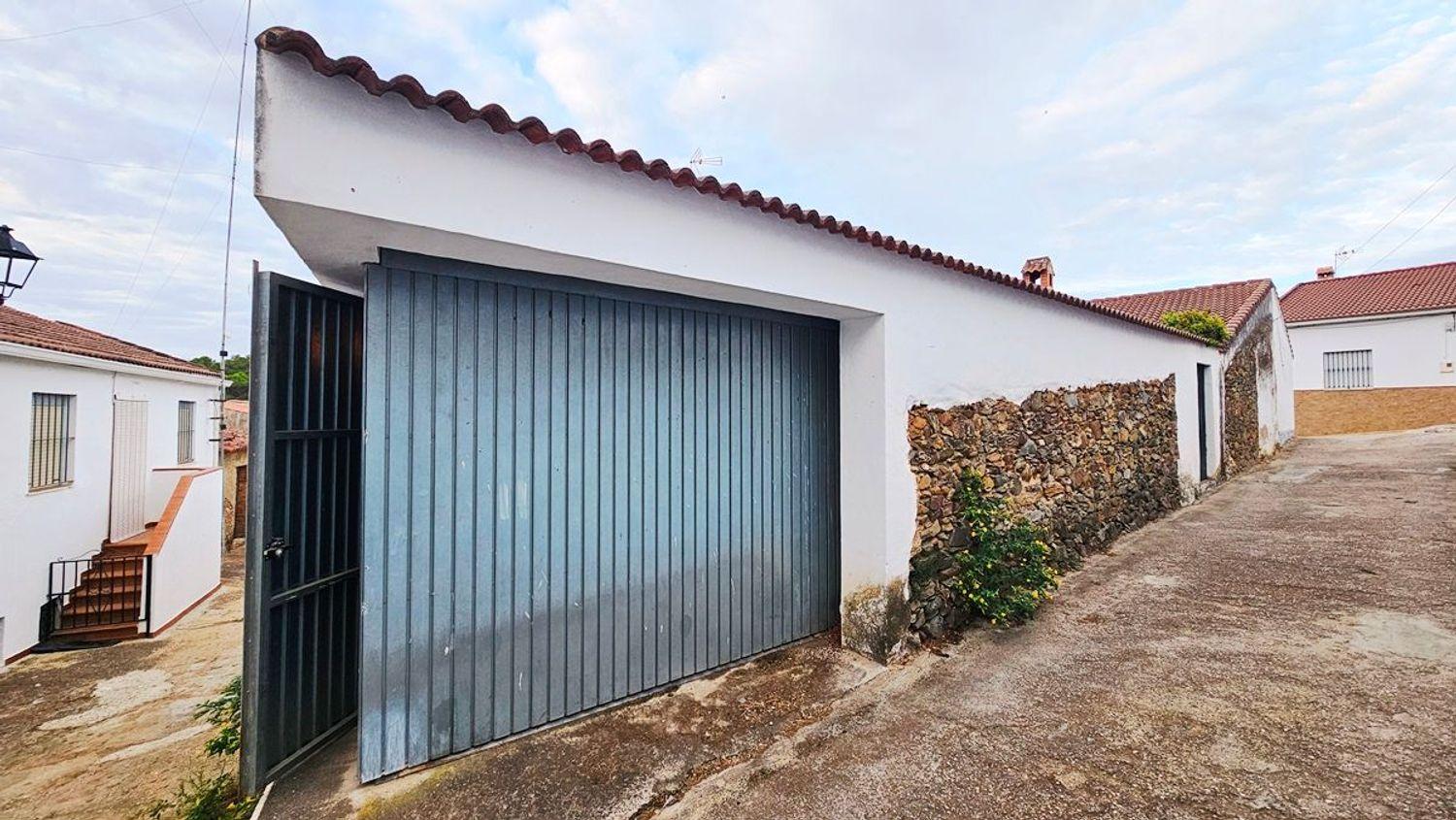 Villa for Sale in Zalamea la Real