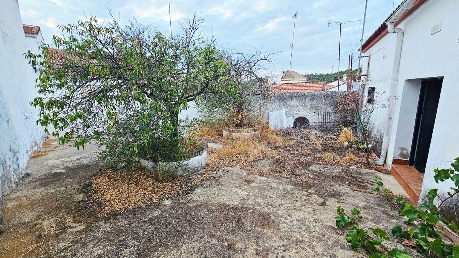 Villa for Sale in Zalamea la Real