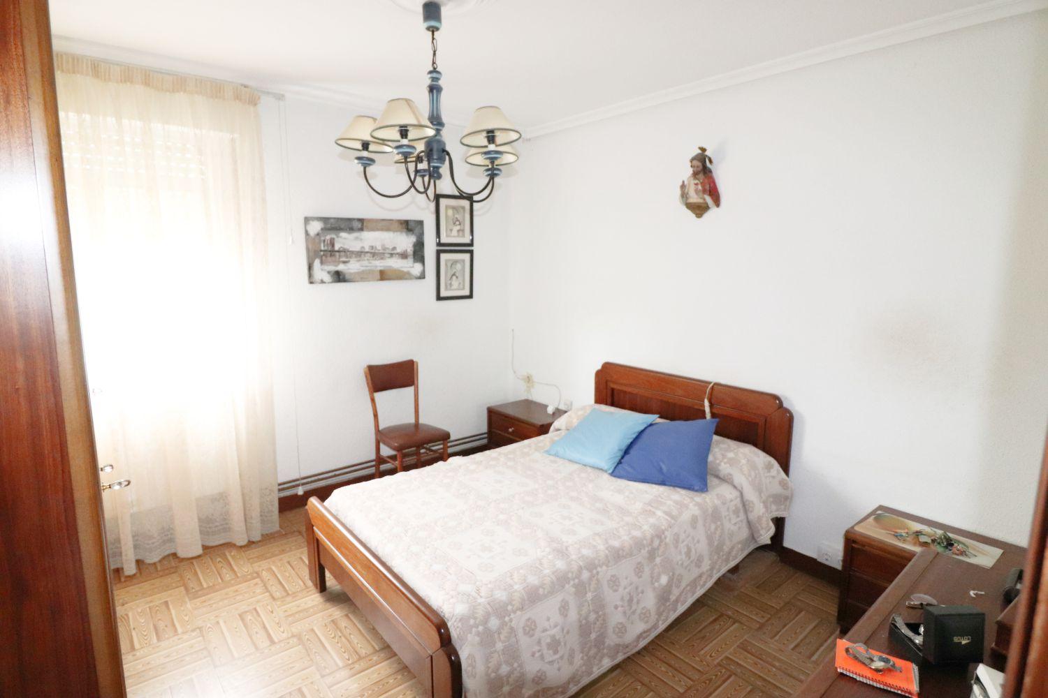 House for Sale in Zambrana