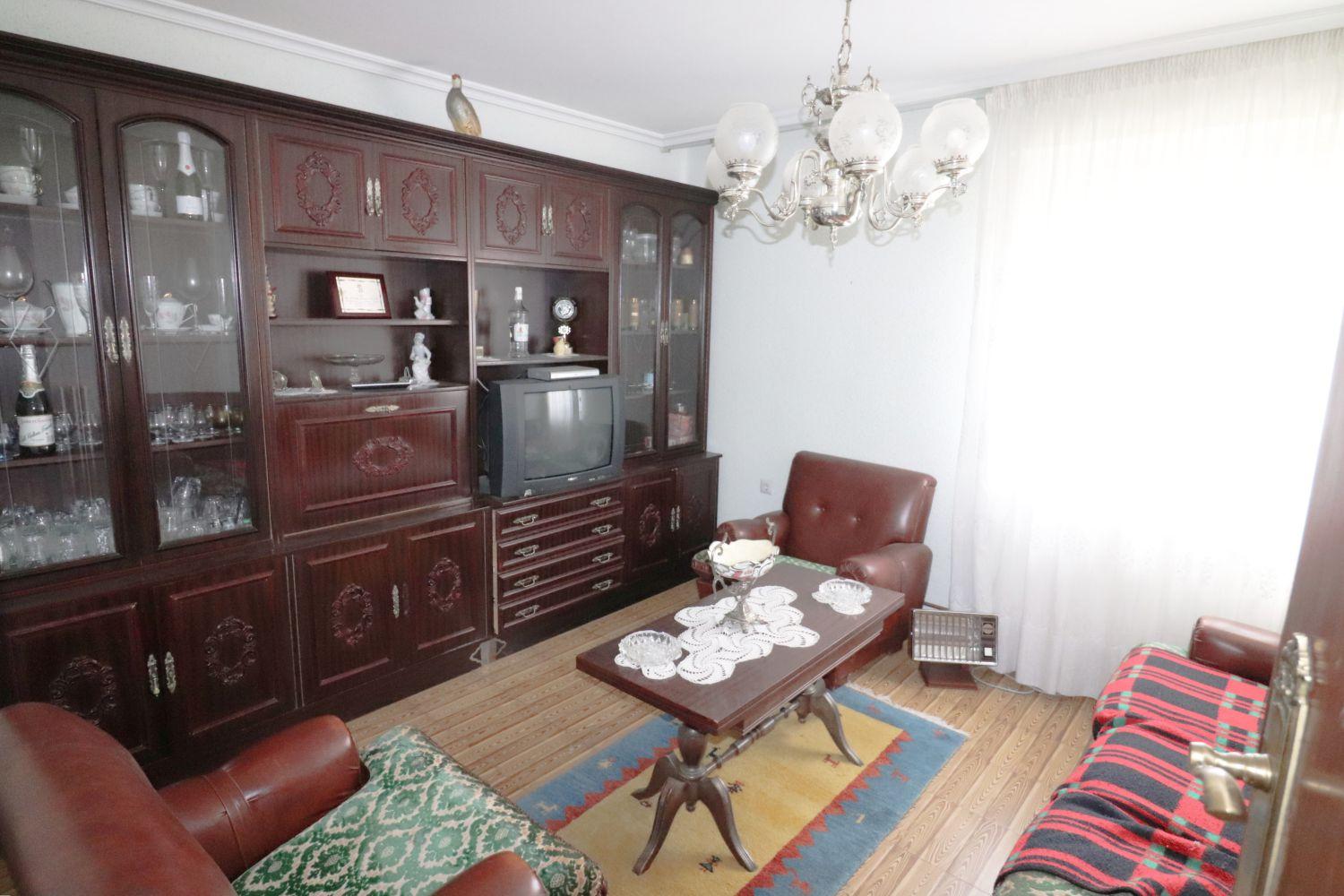 House for Sale in Zambrana