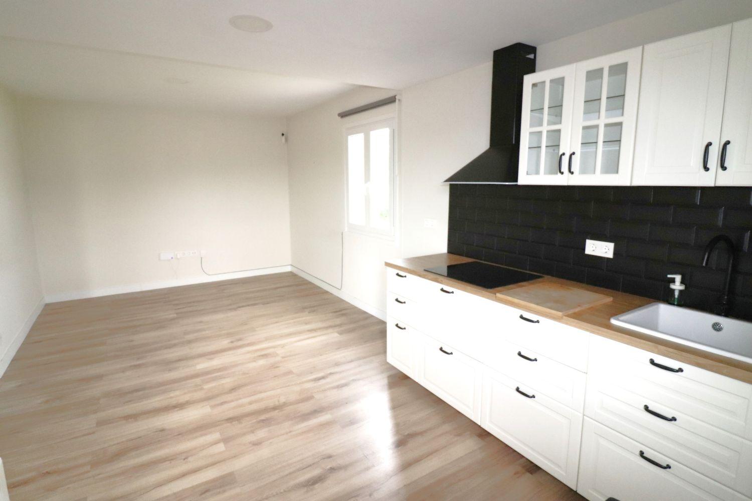House for Sale in Zambrana