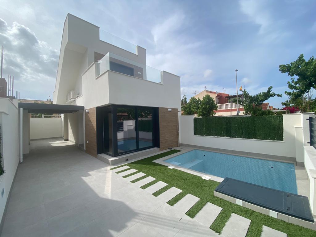 Villa for Sale in Los Alcázares