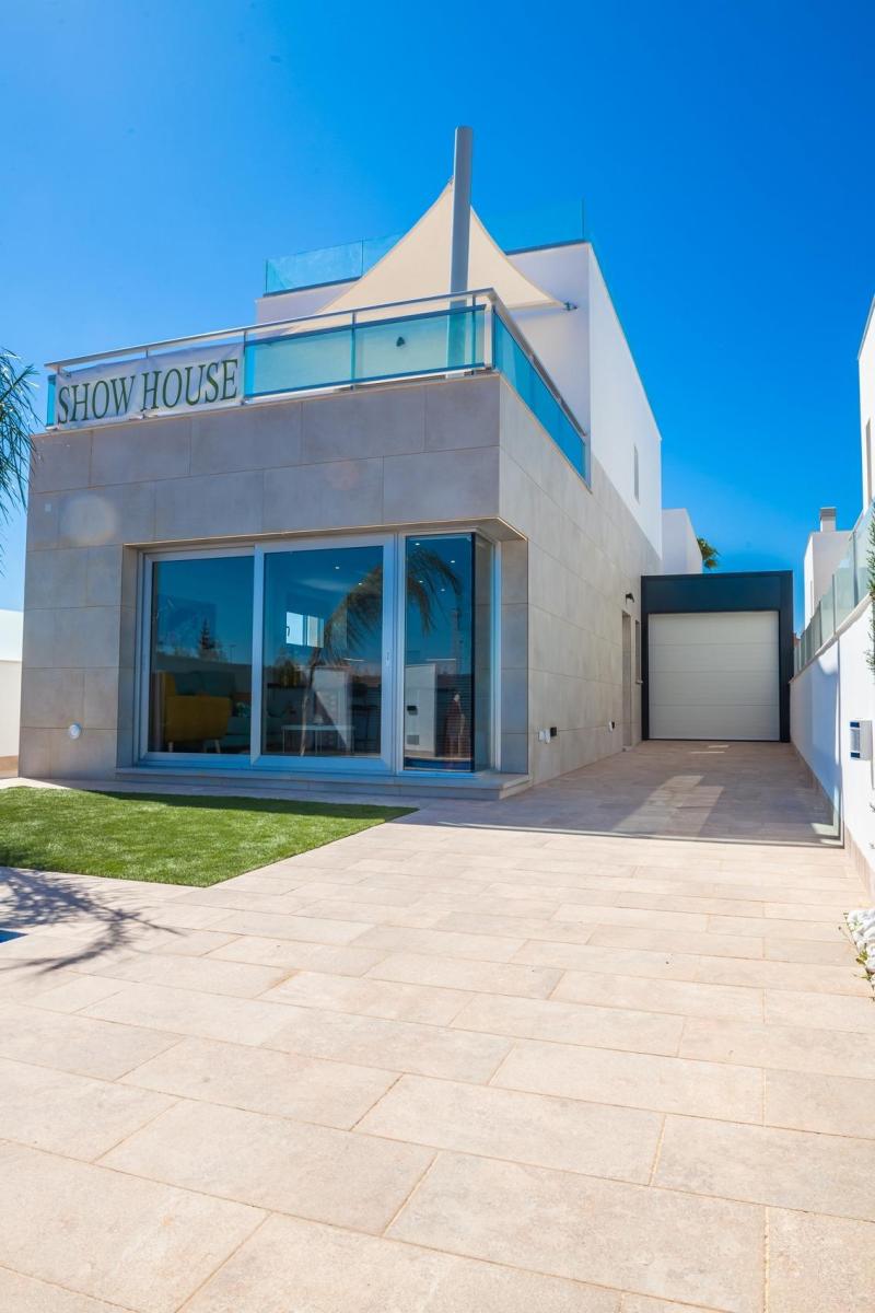 Villa for Sale in Los Alcázares