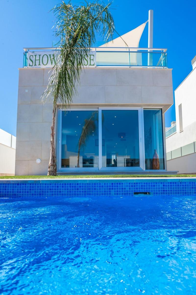 Villa for Sale in Los Alcázares