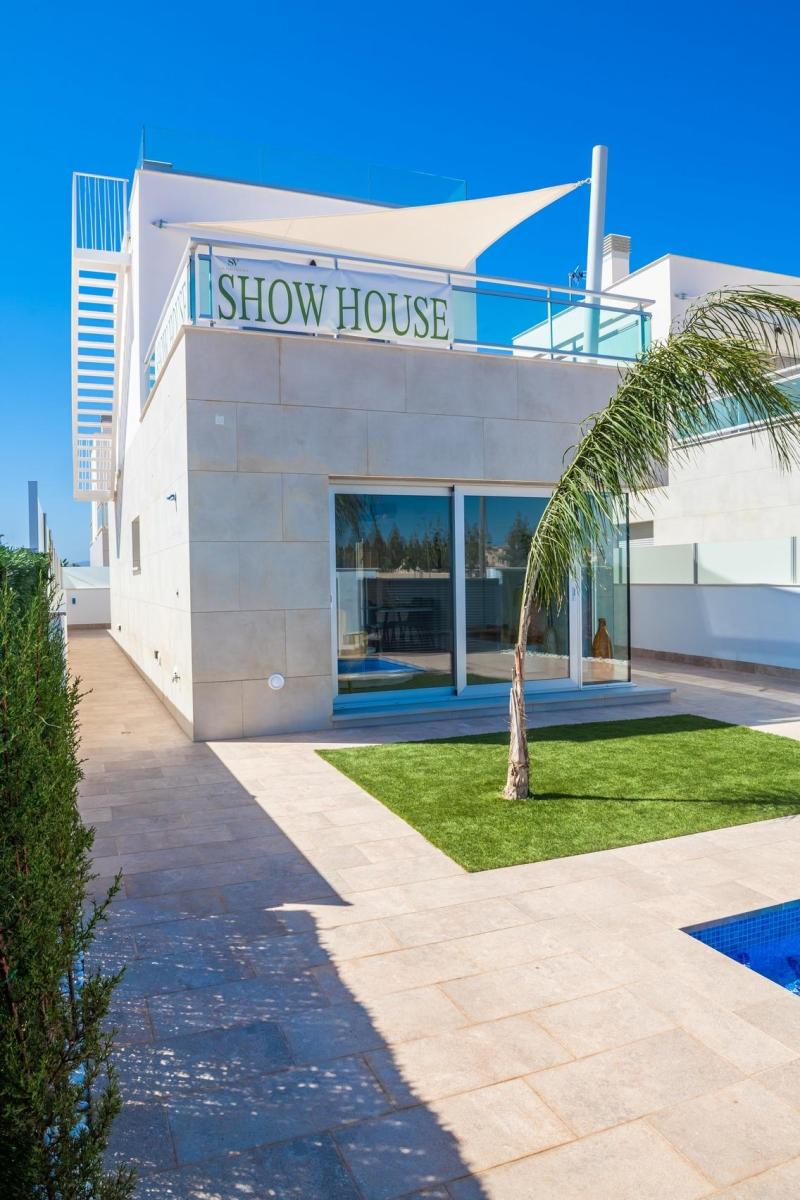 Villa for Sale in Los Alcázares