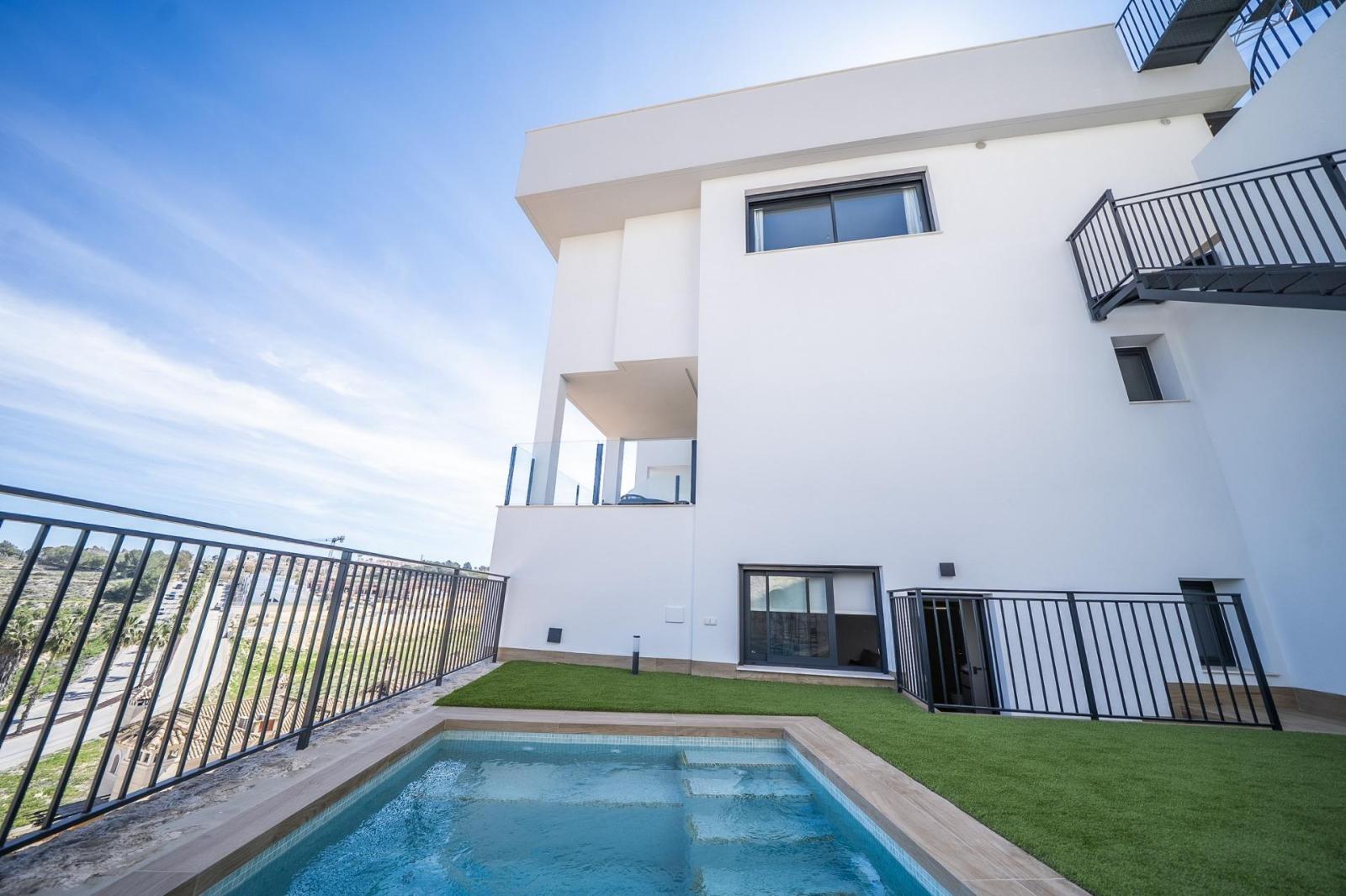 Villa for Sale in Algorfa