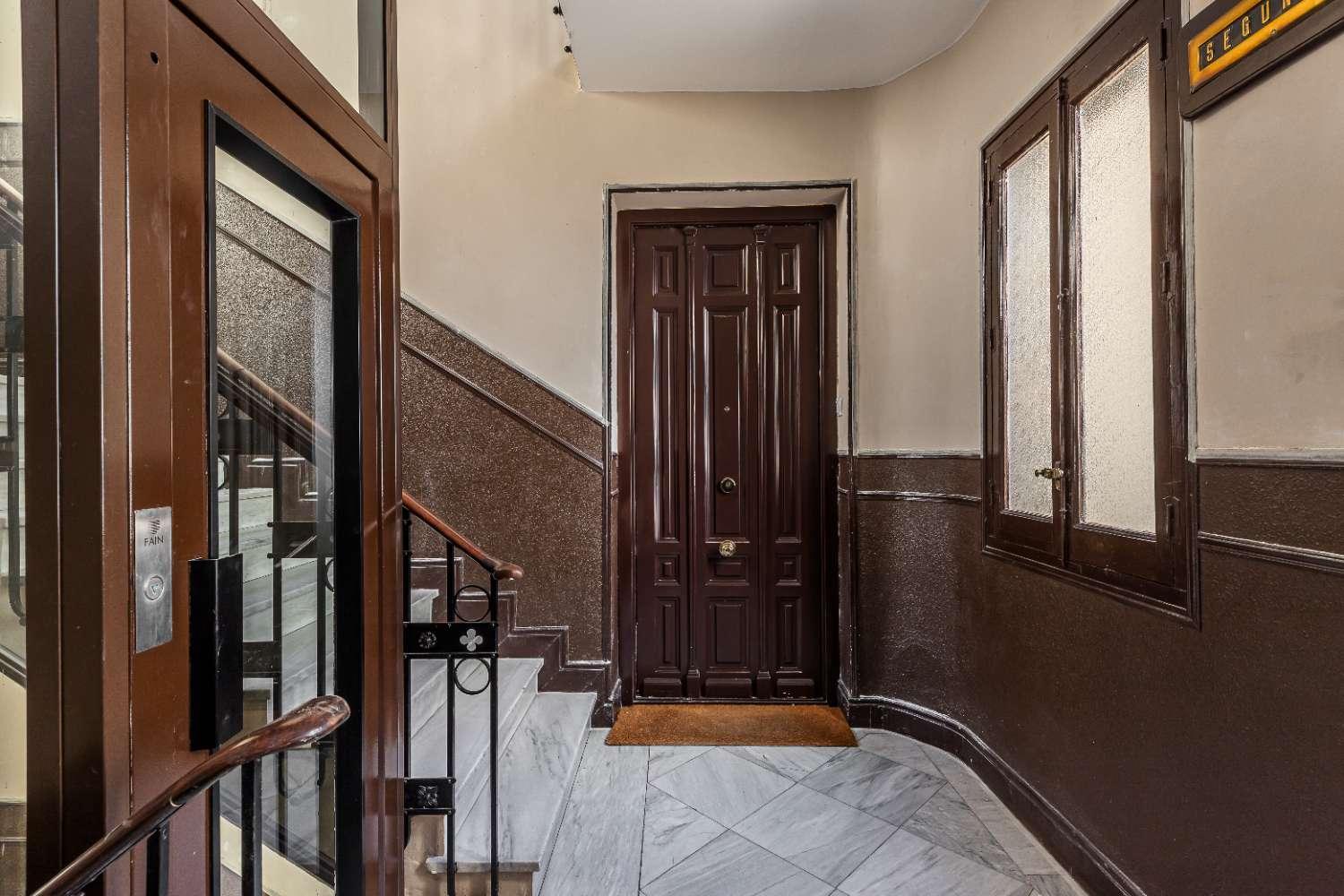 Flat for Sale in Madrid