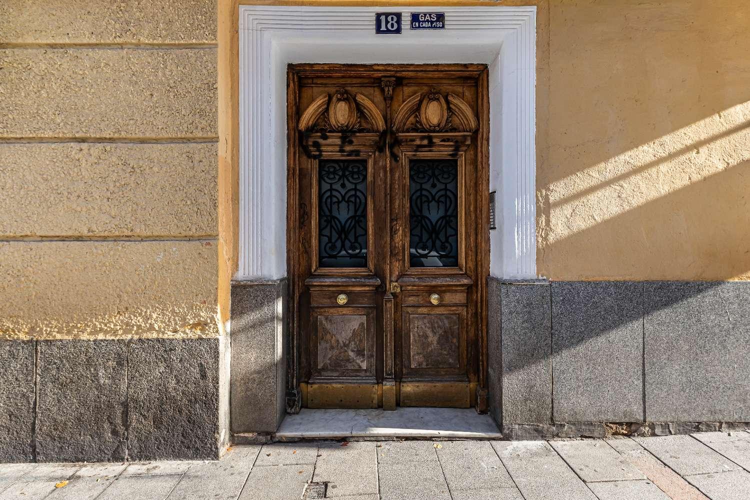Flat for Sale in Madrid
