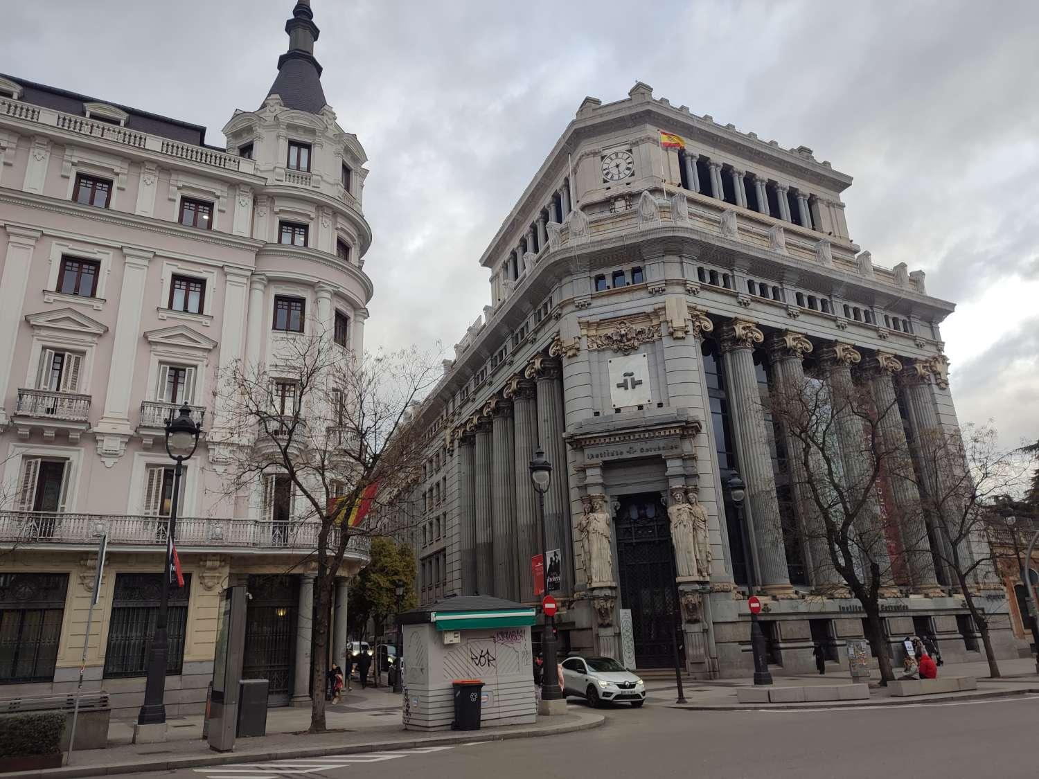 Flat for Sale in Madrid