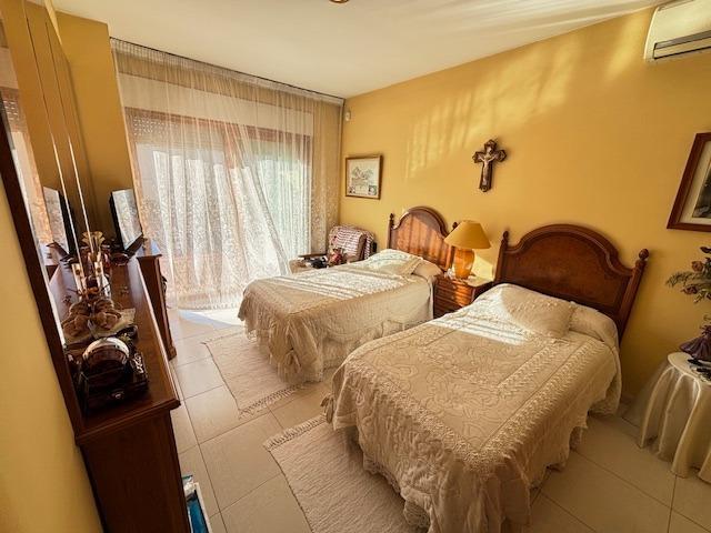 Chalet for Sale in Canovelles