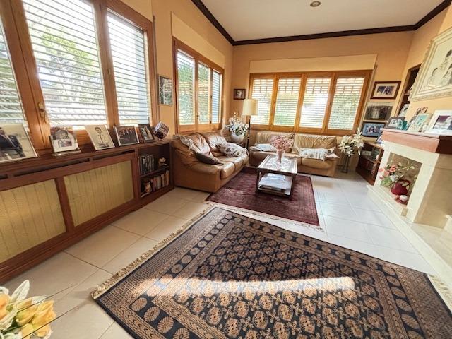 Chalet for Sale in Canovelles