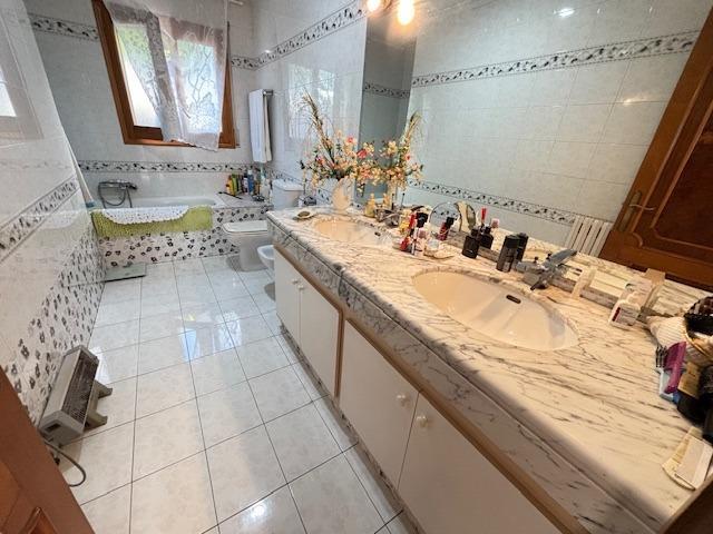Chalet for Sale in Canovelles