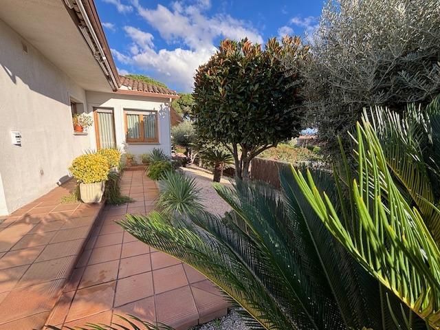 Chalet for Sale in Canovelles