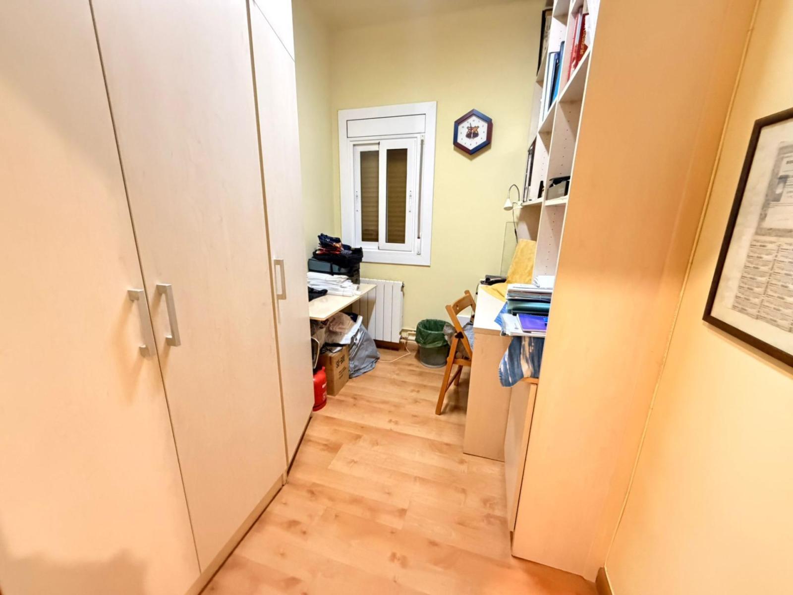 Flat for Sale in L' Hospitalet de Llobregat