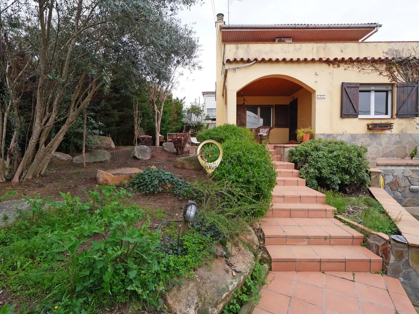 Chalet for Sale in Santa Coloma de Farners