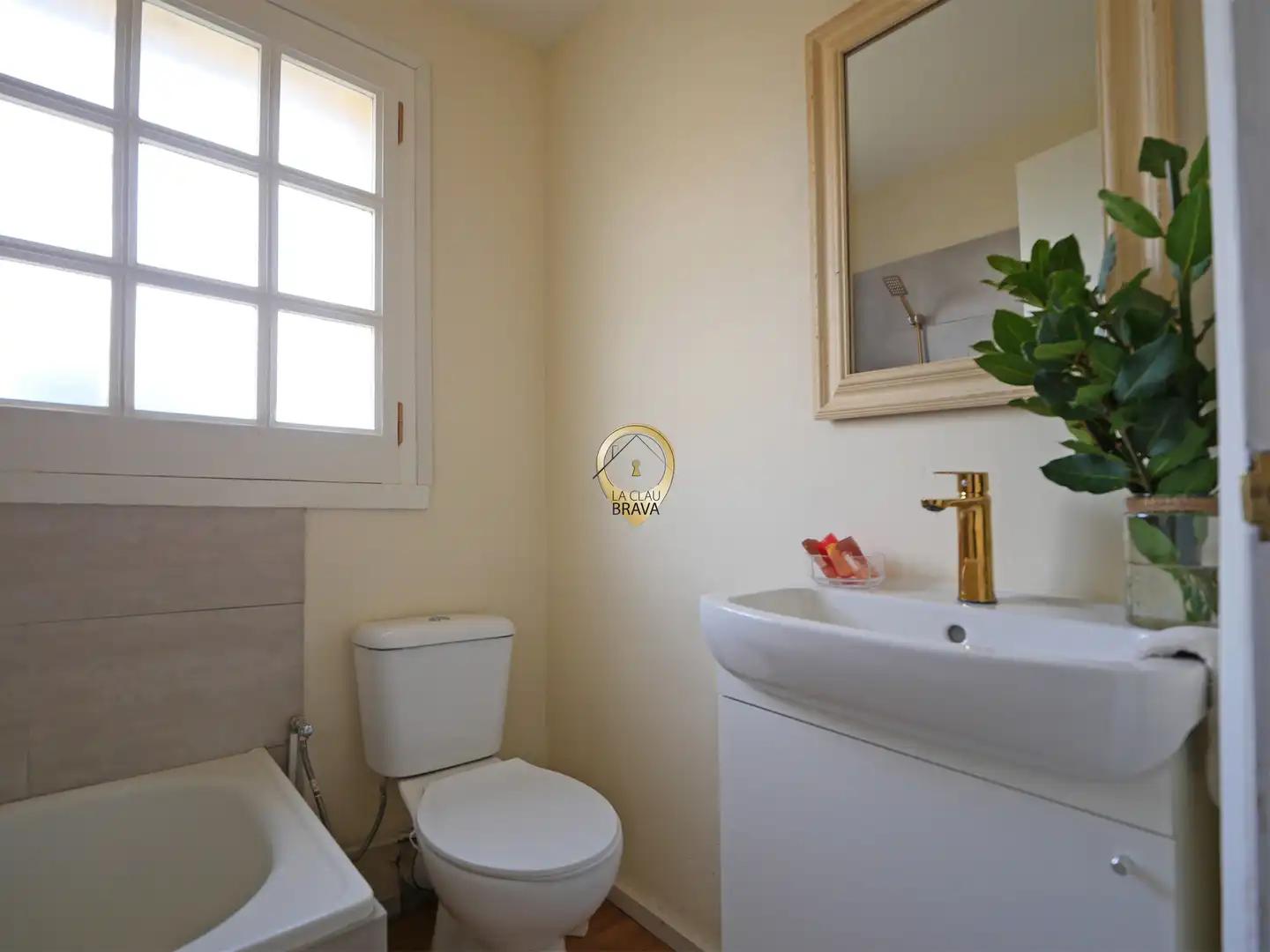 Chalet for Sale in Santa Coloma de Farners